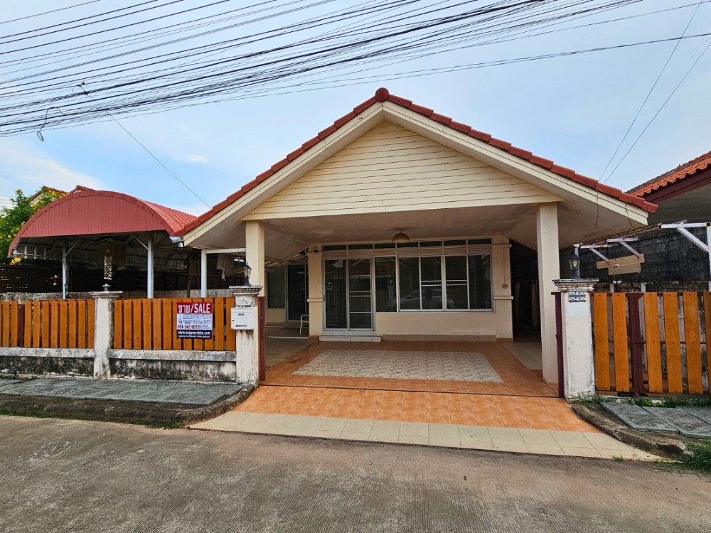 For SaleHouseKhon Kaen : Single-storey detached house, Puang Phet Village 4 Area 60 square meters Near Khon Kaen Airport, 3 bedrooms, 2 bathrooms.
