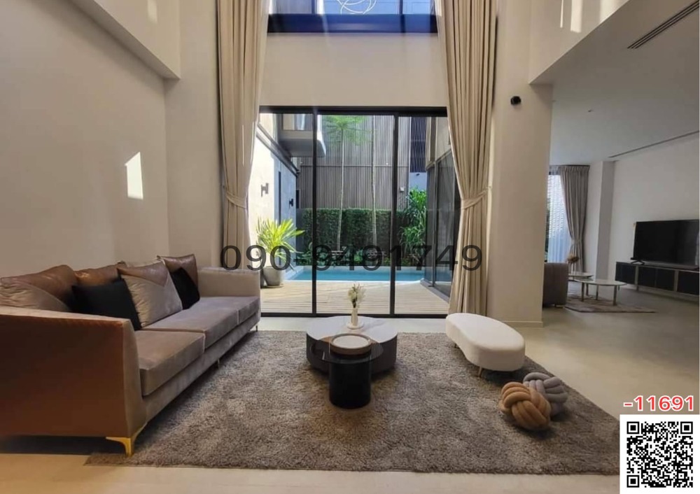 For RentHouseRama9, Petchburi, RCA : Rent Bugaan Bugan Rama 9-Mengjai There are only 8 houses in the project. The best of private, there is an elevator and a private swimming pool. Large garden view, ready to move in