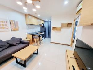 For RentCondoOnnut, Udomsuk : ***For rent The Link Sukhumvit 64 (width 35 sq m + near BTS Punnawithi) *Receive special promotion* LINE : @Feelgoodhome (with @ in front)