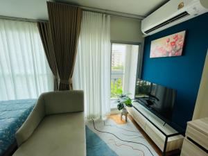 For RentCondoPinklao, Charansanitwong : 👑 Lumpini Park Boromratchachonni - Sirindhorn 👑 Room for rent, very beautifully decorated. Size 23.56 sq m. There is furniture and electrical appliances. Ready to move.
