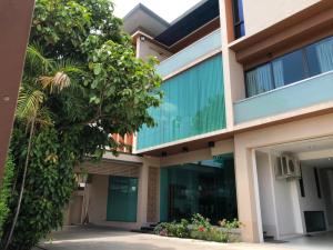 For SaleHome OfficePattanakan, Srinakarin : 📣Modern Home Office & Warehouse for Sales at Srinagarindra Rd., near Yellow Line Si Udom Station only 200 meters