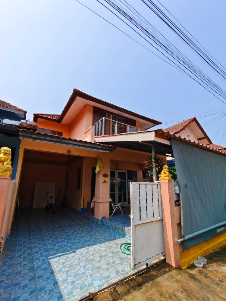 For SaleTownhousePhutthamonthon, Salaya : Semi-detached house for sale, Ban Pruksa Village 4, Maha Sawat