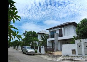 For RentHouseBangna, Bearing, Lasalle : Single house for rent, Blue Lagoon 1, Bangna - Wongwaen, near Mega Bangna, only 8 minutes.