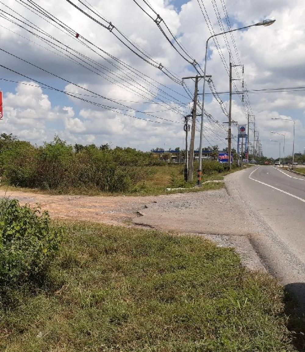 For SaleLandUdon Thani : Udon land for sale 15 rai, the price can be reduced even more, suitable for investment, setting up a factory, making a hotel or a wholesale retailer Udon Thani is only 50 kilometers from Nong Khai Province. You can contact me.