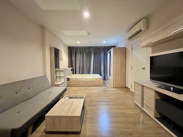 For RentCondoBang Sue, Wong Sawang, Tao Pun : 📌📌Condo for rent, The Tree Interchange, size 30 sq m, 32nd floor, Building B, pool/city view, near Parliament📌📌