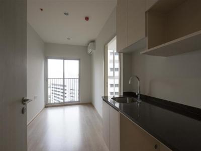 For RentCondoรัชดา ห้วยขวาง : CD182555 ห้องนอน สำหรับขายแบบ 1 ห้องนอน วิวสระว่ายน้ำ ระเบียงทิศตะวันออกใจกลางรัชดา โนเบิล รีวอลฟ์ รัชดา