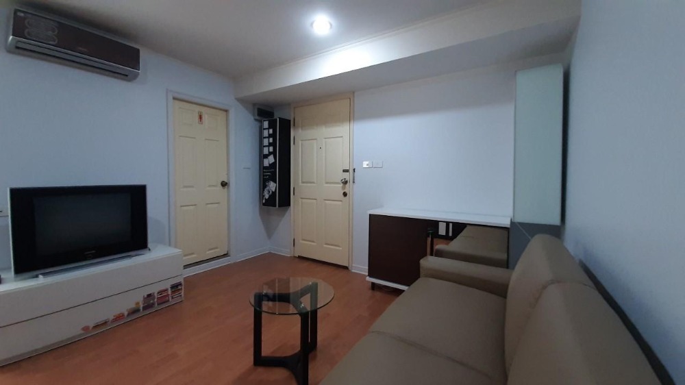 For SaleCondoRatchadapisek, Huaikwang, Suttisan : #Condo for sale Lumpini Ville Cultural Center near MRT Huai Khwang -1 bedroom, 1 bathroom, 1 kitchen - 8th floor, area 35 sq m - fully furnished, selling price 2,000,000 baht.