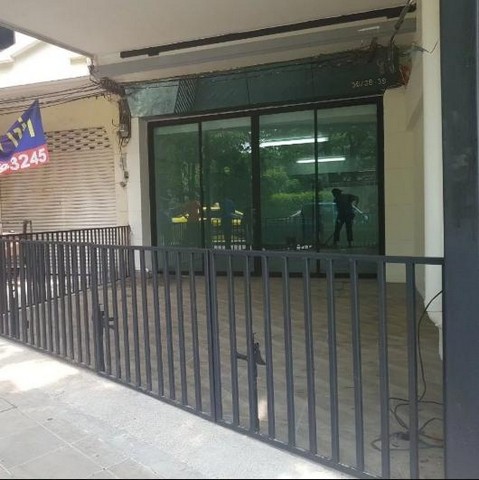 For RentShophouseChokchai 4, Ladprao 71, Ladprao 48, : Rent 5 storey commercial building, next to Ladprao 71, recently renovated Can register the company