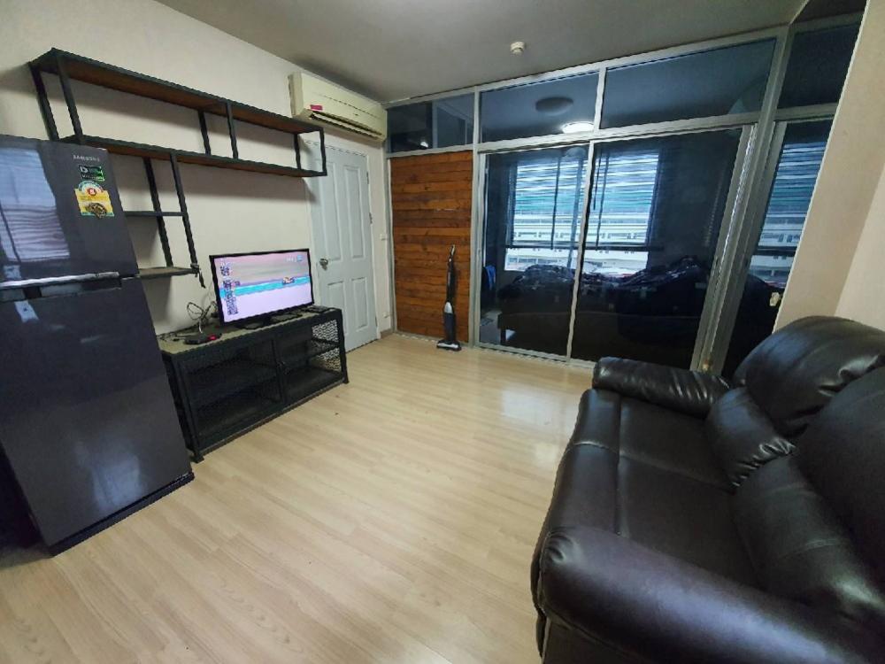 For RentCondoNawamin, Ramindra : For rent Plum Condo Nawamin 86 Plum Condo Nawamin 30 sqm Price 6,900 baht New room, 3rd floor, room 799/99