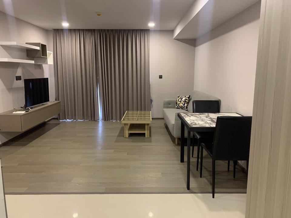 For RentCondoSiam Paragon ,Chulalongkorn,Samyan : +++ Urgent rent +++ Spacious room, beautifully decorated, Klass Siam, 2 bedrooms, 70 sq m, beautiful room, Loft style, simple but fully equipped, ready to move in.