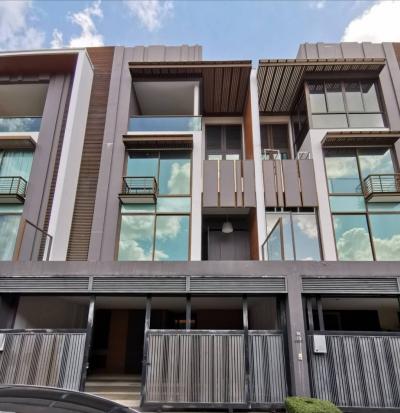 For SaleTownhouseOnnut, Udomsuk : Quick sale 4 floor townhome, Ekamai-Thonglor, Residence Sukhumvit 65 m from Sansiri