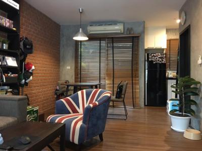 For SaleTownhouseLadkrabang, Suwannaphum Airport : House for sale in the middle of the city, Rama 9, motorway, behind the corner decorated in modern loft style, parking for many cars Close to 3 lines of train, expressway