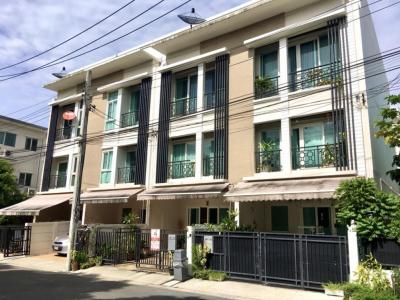 For SaleTownhouseLadkrabang, Suwannaphum Airport : House for sale in the center of Rama 9, motorway near the expressway, 2 electric lines, Airport Link Cheapest sale in the project