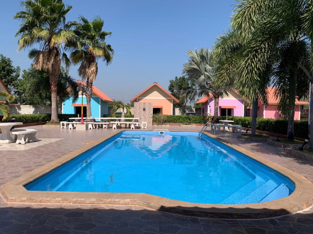 For SaleBusinesses for saleSaraburi : Urgent sale !!!! 16 resorts, +1 Office with fully furnished, swimming pool, invest in an area of 1 rai 86 sq.w. There are customers throughout. Near the community, mall and main road
