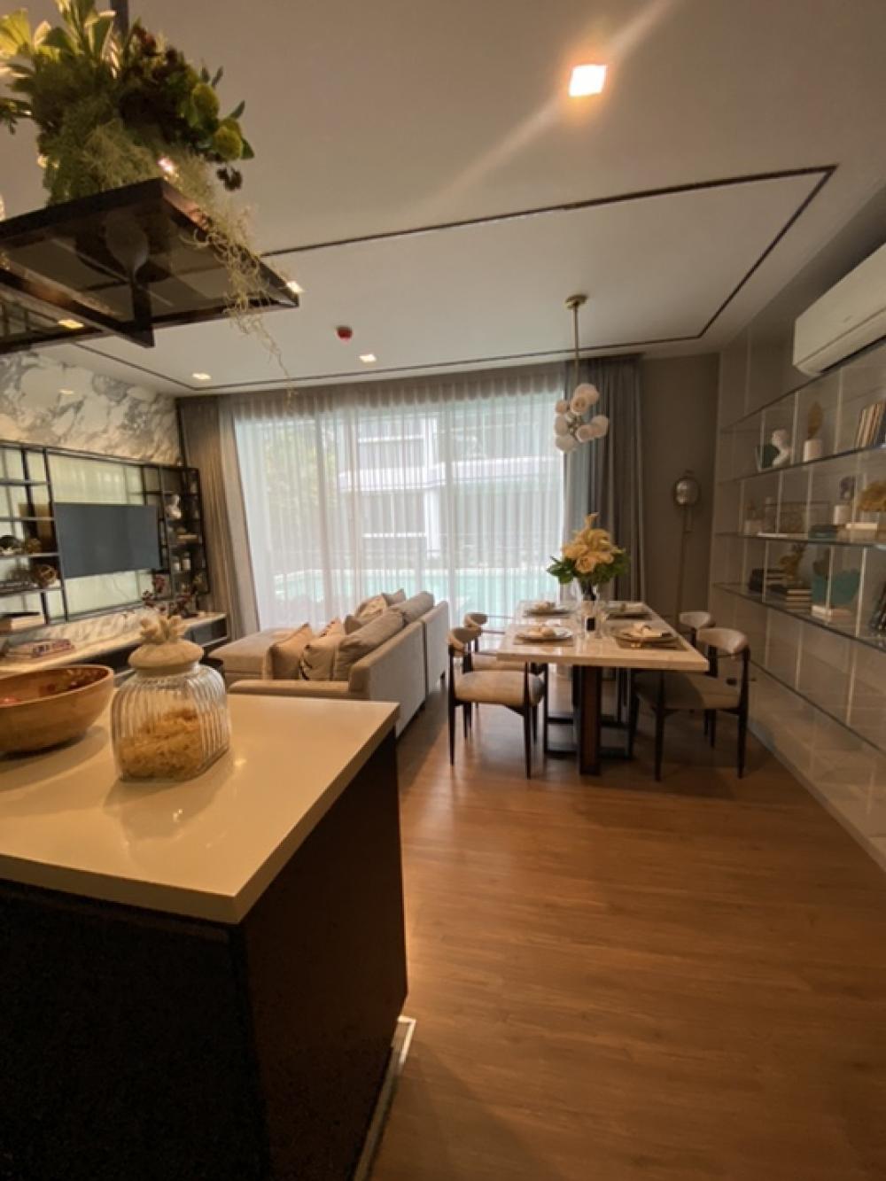 For SaleCondoSukhumvit, Asoke, Thonglor : 2 bedrooms, 2 bathrooms, corner room, private!! 7.3 million Condo Q Prasarnmit, walk to SWU, only 100 meters. If interested, inquire or make an appointment to view the project, direct salesman Ploy 0971644554