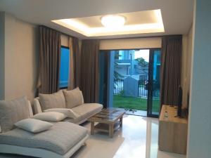 For RentHouseRayong : house for rent 88/88 velana golf house easternstar baan chang rayong 3 bed rooms 164 sqm. fully furnished 30000 bath tel noi 0988348263