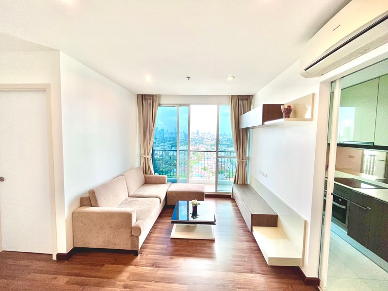 For RentCondoBang Sue, Wong Sawang, Tao Pun : **Condo for rent, ready to move in** Chewathai Interchange, 2 bathrooms, 60 sq m, 17th floor, fully furnished!! Tel.086-5579898