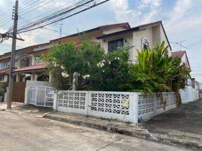 For RentHouseVipawadee, Don Mueang, Lak Si : Townhouse newly renovated at Garden Home Village, Phahonyothin 60