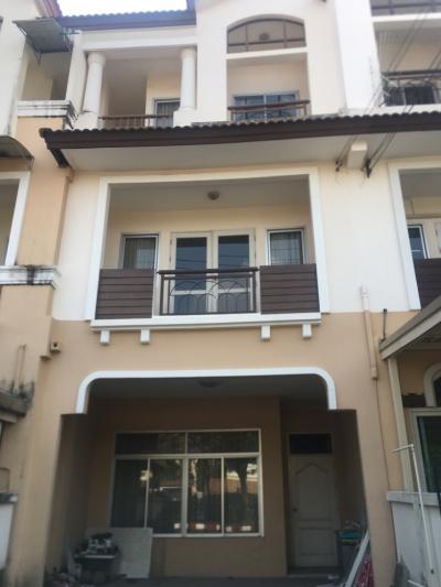 For SaleTownhouseLadkrabang, Suwannaphum Airport : Special price, 1st hand townhouse, The Balcony Home Project, outstanding house stock 29.5 Sq. 3,900,000. 100% full loan.
