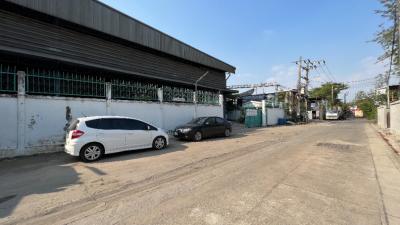 For SaleFactorySamut Prakan,Samrong : Land for sale with factory, labor accommodation, area of ​​4-1-16 rai, with Ror.4 certificate, complete equipment, able to continue operating the steel business immediately.