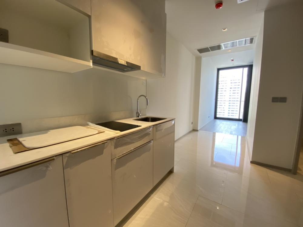 For SaleCondoSilom, Saladaeng, Bangrak : Urgent sale, holding room, down payment Ashton silom, new room, self-sale project Price is lower than pre-sale price, 1 bedroom, large size, 49 sqm.