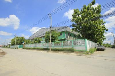 For SaleHome OfficeNonthaburi, Bang Yai, Bangbuathong : Office for sale, warehouse, Bang Bua Thong office, Kanchanaphisek-Suphan Buri, workers' house, Main Road, behind the corner, next to 2 roads, ready to use, 2-1-17 rai, suitable for investment, open a business