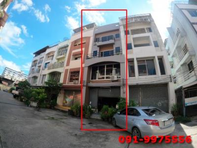 For SaleTownhouseOnnut, Udomsuk : 4-storey townhome for sale, Sukhumvit 62, near BTS Bang Chak 200 meters, near Chalong Rat Expressway, Ram Inthra - Narong.
