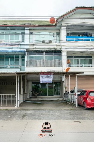 For SaleShophousePathum Thani,Rangsit, Thammasat : Commercial building for sale opposite Lotus, Khlong Luang, Pathum Thani, 3 floors, 32.9 sq m.