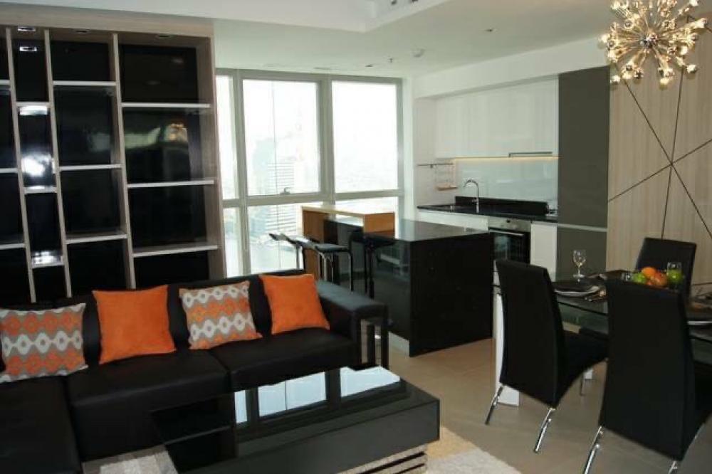 For RentCondoWongwianyai, Charoennakor : Condo for rent: The river Type: 2 bedrooms 2 bathrooms Size: 110 square meters Floor: 30 Rental price 70,000 baht / month.