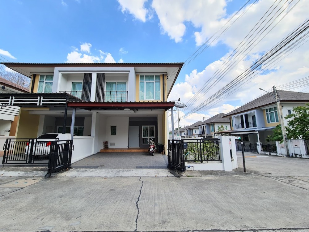 For SaleHouseSriracha Laem Chabang Ban Bueng : House for sale in Chonburi, Sriracha District, Thada Park 2, Bowin, 39 sq.wa., behind the corner, near Robinson, near Lotus.