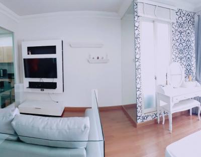 For RentCondoWitthayu, Chidlom, Langsuan, Ploenchit : For rent, The Address Chidlom, beautiful room, fully furnished, prime location, Chidlom area, contact 0645414424