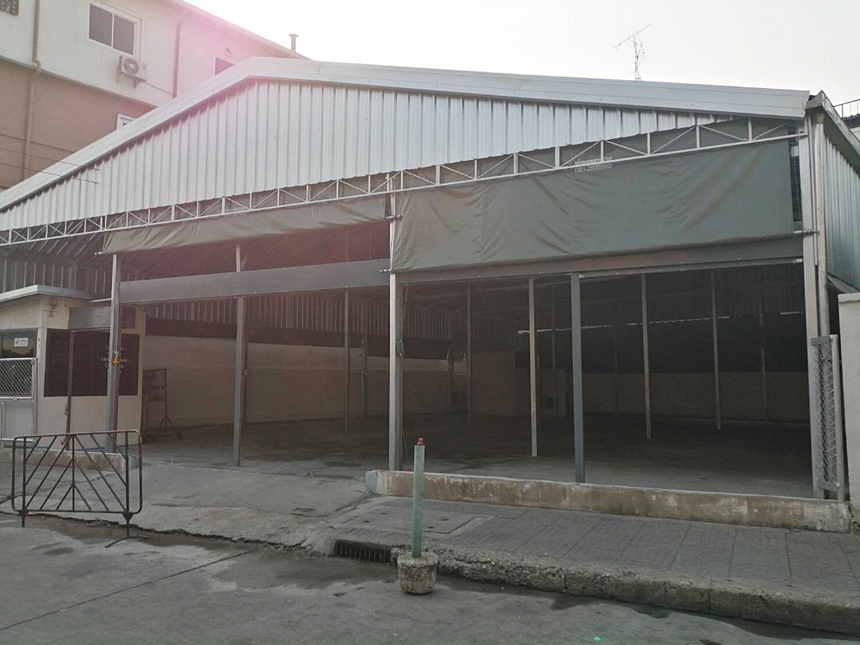 For RentRetailYaowarat, Banglamphu : Interested contact 093-578-5198 for renting business space trading area Soi Damnoen Klang Tai, Phra Nakhon District, behind the Government Savings Bank Ratchadamnoen Branch Near many community sources, good location