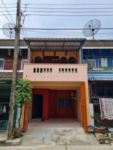 For RentTownhouseOnnut, Udomsuk : 2-storey house for rent, 16 square meters, Soi On Nut 74/3, 2 bedrooms, 2 bathrooms, garage and kitchen addition.