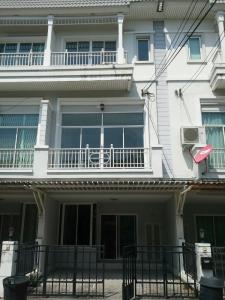 For SaleTownhouseRama9, Petchburi, RCA : For Sell Townhome 3 stories The metro Rama 9 near Stamford University Urgent sale 3-storey townhome village The Metro Rama 9 Motorway (The Metro Rama9)