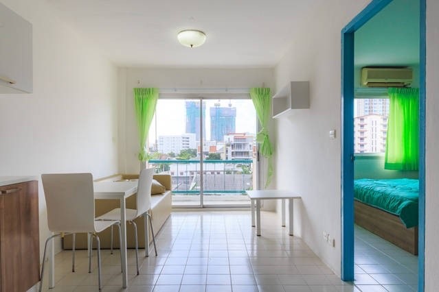 For RentCondoSapankwai,Jatujak : Rent !! Pattanachat Sweet Condo (Near BTS Mochit and MRT Suan Jatujak) 45sq.m.