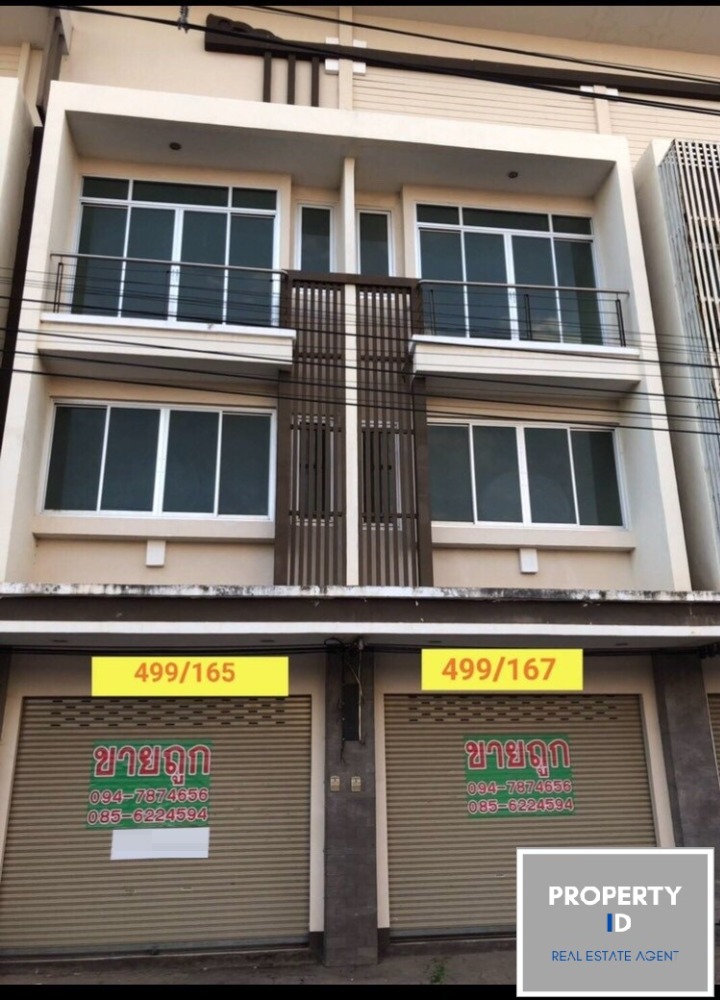 For SaleShophouseSa Kaeo : Commercial building, Indochina shopping center, selling at a loss, urgent, commercial building opposite Rong Kluea, Sa Kaeo, new building, never been in, good location, main road, can enter and exit in 2 ways (short cut off the main road), trade, close sh