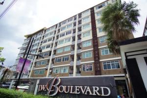 For RentCondoYothinpattana,CDC : JW Boulevard Sriwara, ready to move in, 30 sq m, price 11,000 baht, there is a room available every day. You can make an appointment to see the room. #Add line, reply very quickly. ***Rooms are released very quickly. There are many rooms. Take a screensho