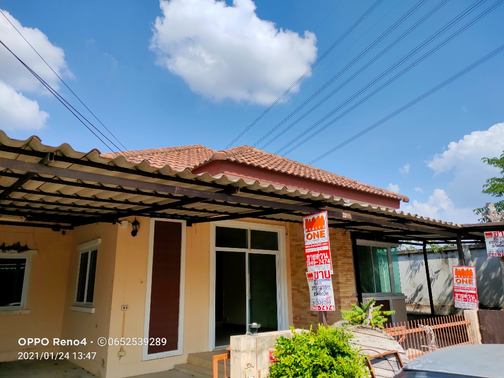 For SaleHouseRayong : Urgent sale, cheapest in the project Single house, cheaper installment than rent, Chamchuri project, Pluak Daeng, Rayong, area 54 sq m. Price 1.415 million baht only!!