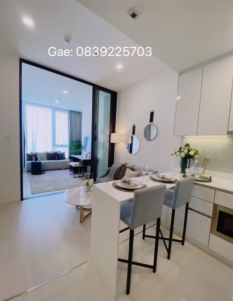 For SaleCondoKasetsart, Ratchayothin : 0 meters BTS Ratchayothin, Condo Mazarine Ratchayothin 1Bed, start 4.XX, free furniture, free transfer Free electrical appliances. Limited quantity according to rights. Hurry up and say hi before the opportunity runs out!