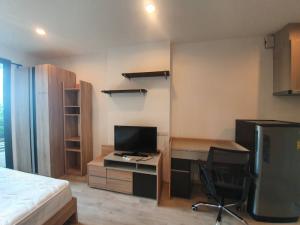 For RentCondoPinklao, Charansanitwong : SN116 ** Urgent available. This price is now available ** Condo for rent, Ideo Mobi Charan-Interchange, 8th floor, garden and swimming pool view.