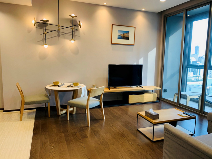 For SaleCondoRatchathewi,Phayathai : Tel. 089-892-9656 Sale at loss Condo THE LINE Ratchathewi @BTS Ratchathewi 60 sq.m 2 Beds 2 Baths 17th floor Corner Unit, Fully furnished