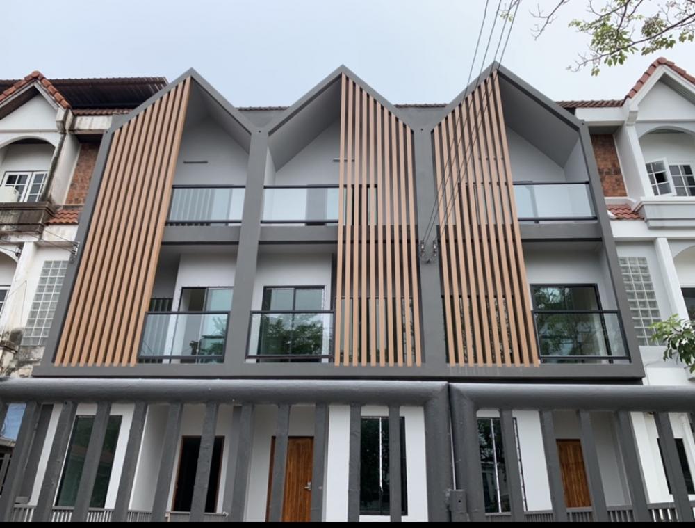 For SaleTownhouseOnnut, Udomsuk : (Owner selling it himself) Special discount, urgent sale!! 3-story townhome, modern-minimalist style, On Nut 66.