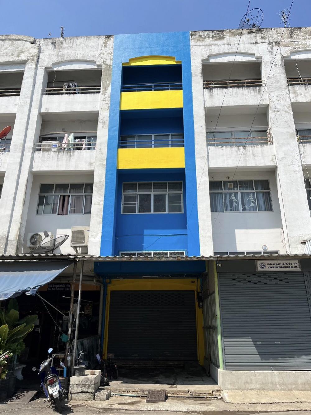 For SaleShophousePathum Thani,Rangsit, Thammasat : 4 and a half storey commercial building for sale, Nawathai Khlong Nueng project, Khlong Luang an