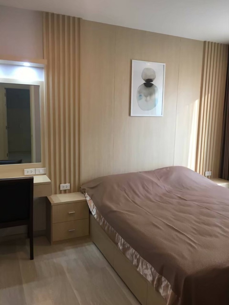 For RentCondoRama9, Petchburi, RCA : The room has never been rented out before. Urgent for rent, beautiful room, complete with electrical appliances!!!! Condo for rent Life Asoke Size 52sqm(2Bedroom/2Bathroom) price 30,000 baht/month.