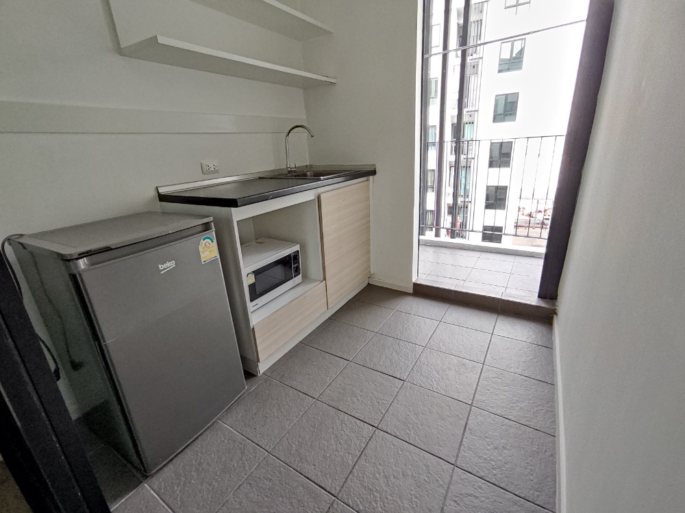 For RentCondoNonthaburi, Bang Yai, Bangbuathong : 🔥🔥🔥 Rent the midd, beautiful room, very cheap, 1st floor, only 5000/month, fully furnished with electrical appliances 🔥🔥🔥
