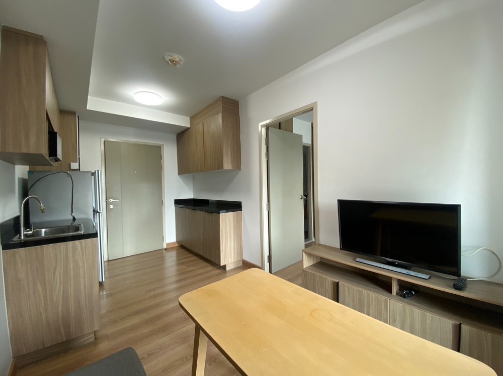 For RentCondoKasetsart, Ratchayothin : Room for rent with washing machine, Condo Chapter One The Campus Kaset, Chapter One The Campus Kaset, near Kasetsart University, Bang Khen, just 200 meters and near BTS Senanikom Station, only 100 meters.