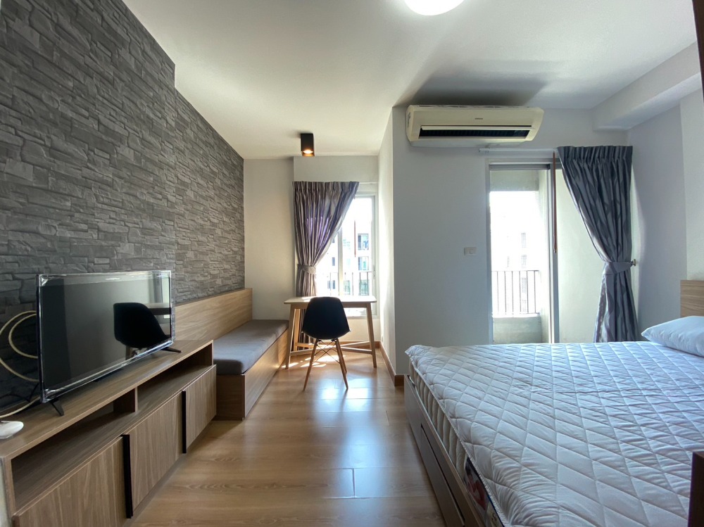 For RentCondoKasetsart, Ratchayothin : Condo for rent, Chapter One The Campus Kaset, Chapter One The Campus Kaset, near Kasetsart University, Bang Khen, 200 meters, only 100 meters from Senanikom BTS station.