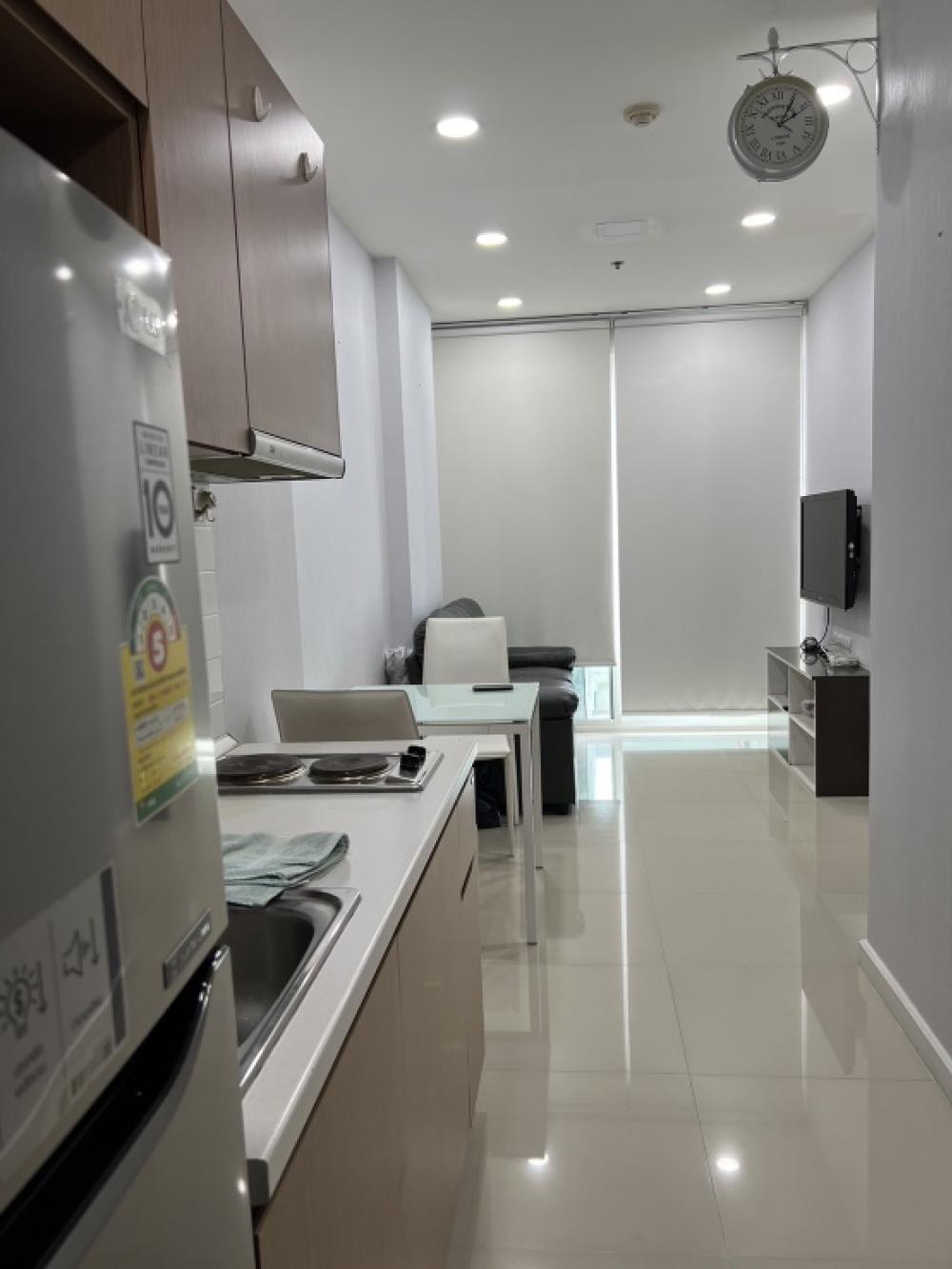 For RentCondoSapankwai,Jatujak : For rent, Ideo Mix @ 0 meters, BTS Saphan Khwai / 24 hours, Max Valu, 1 bedroom, 22nd floor, corner of the wall, no one, beautiful, quiet, view Chatuchak, call 0909-782-762.