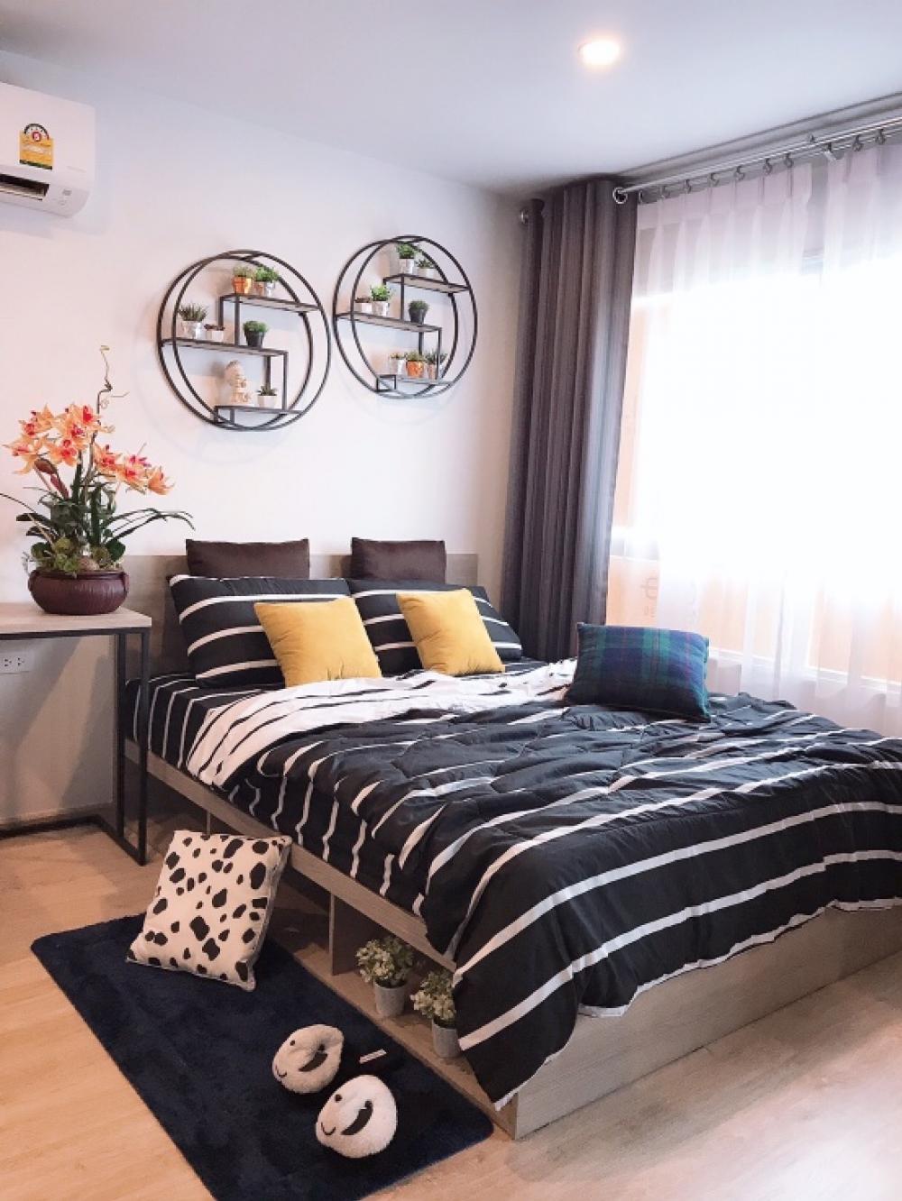 For RentCondoKasetsart, Ratchayothin : ** Very beautiful room ** 🌆 For rent Elio del moss (Phahon 34) 🏫 Condo near Kasetsart University 🏫 Condo near Sripatum University 🚝 Bts Senanikom 💰 Rent 9,500 / month ** Fully furnished, electrical appliances There is a washing machine. If interested, tal