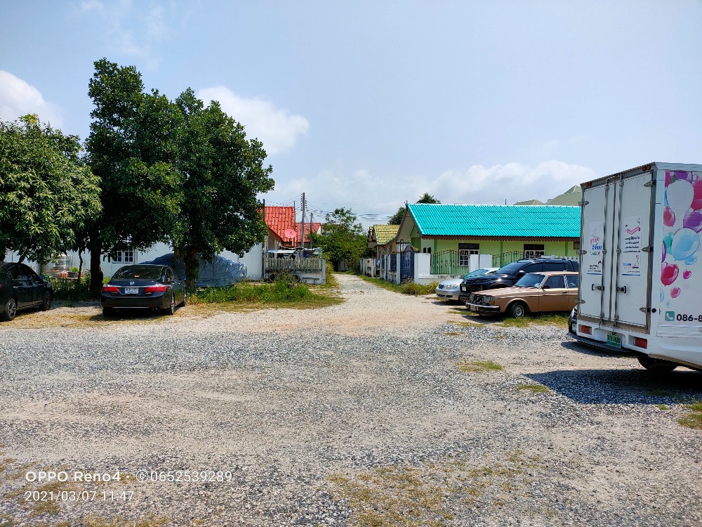 For SaleLandRayong : Quick sale of vacant land and land with buildings, size 2 rai 2 ngan 22 sq m. Main business location in the heart of Rayong.